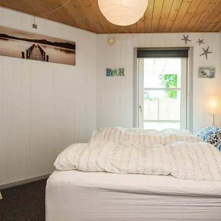 Three-bedroom Holiday In Borkop 9 *